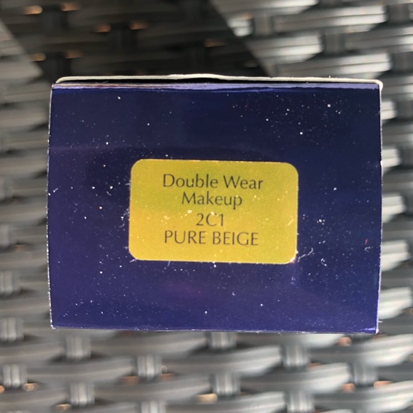 Estée Lauder Double Wear Foundation 2 C1 - Picture 3 of 4